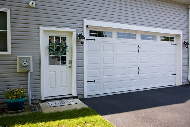24/7 Emergency Garage Door Panel Replacement experts in Sunbury, OH
